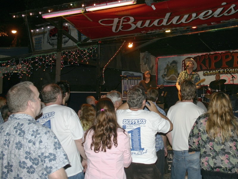 webb48-crowd13.jpg